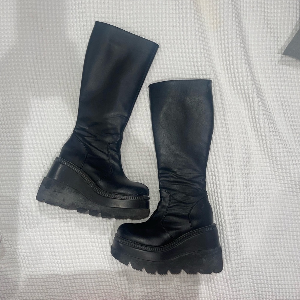 SOLD Demonia Shaker 100 platform boots